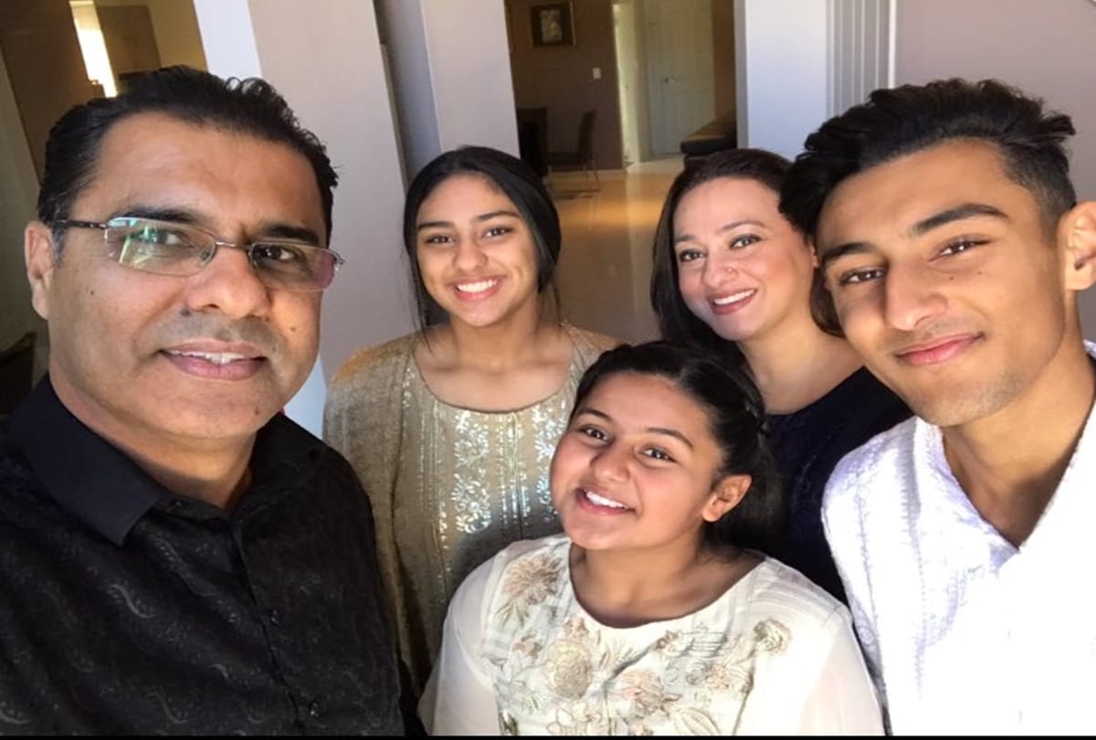 Coach Waqar Younis to return home after first Test against New Zealand