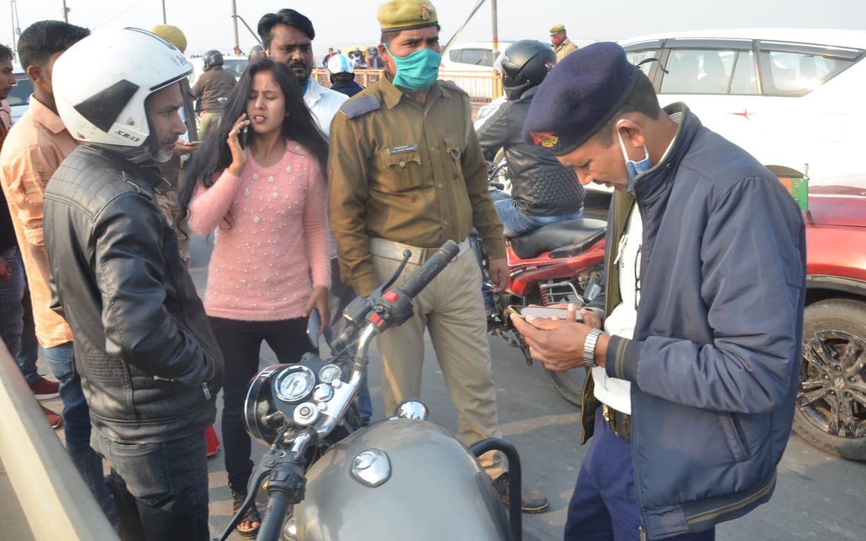 Car riders molested on Shastri bridge