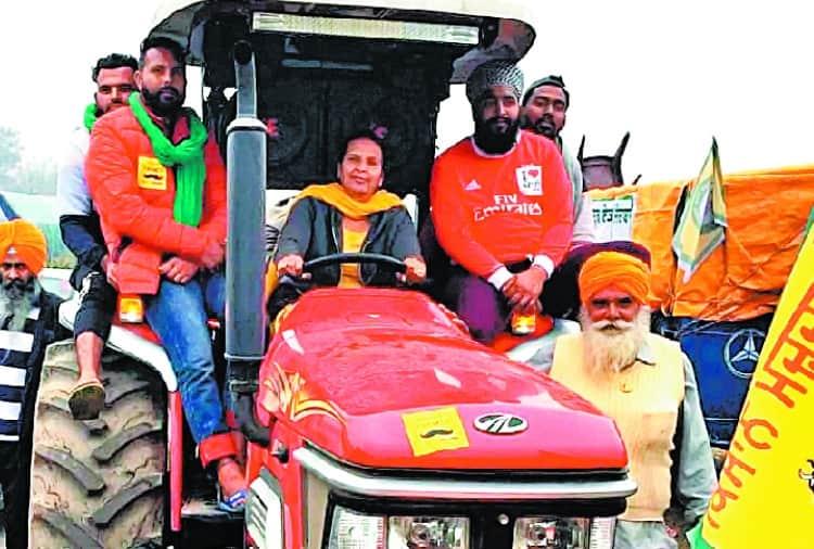 Farmer Protest : Even in cold, farmers stay on dharna at singhu border