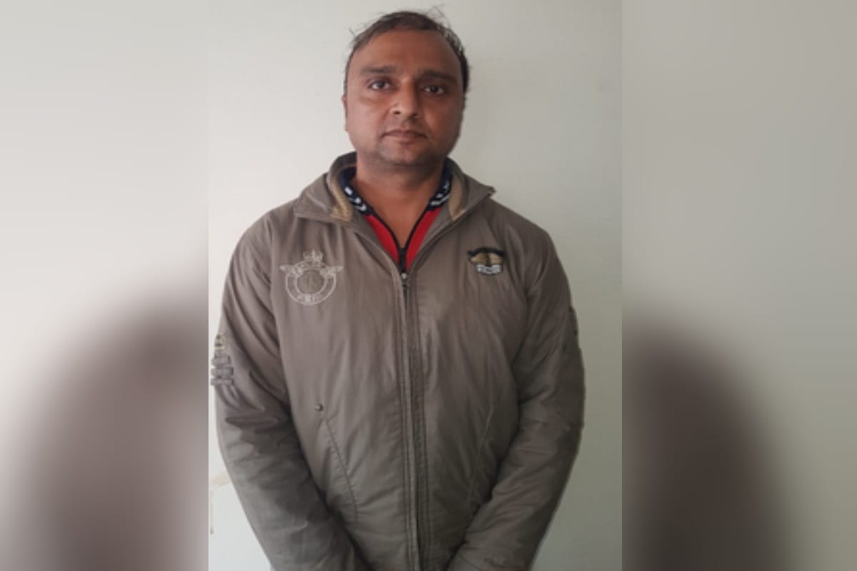 Honey Trap Case Meerut News: Important secrets are hidden in the girl's five mobiles