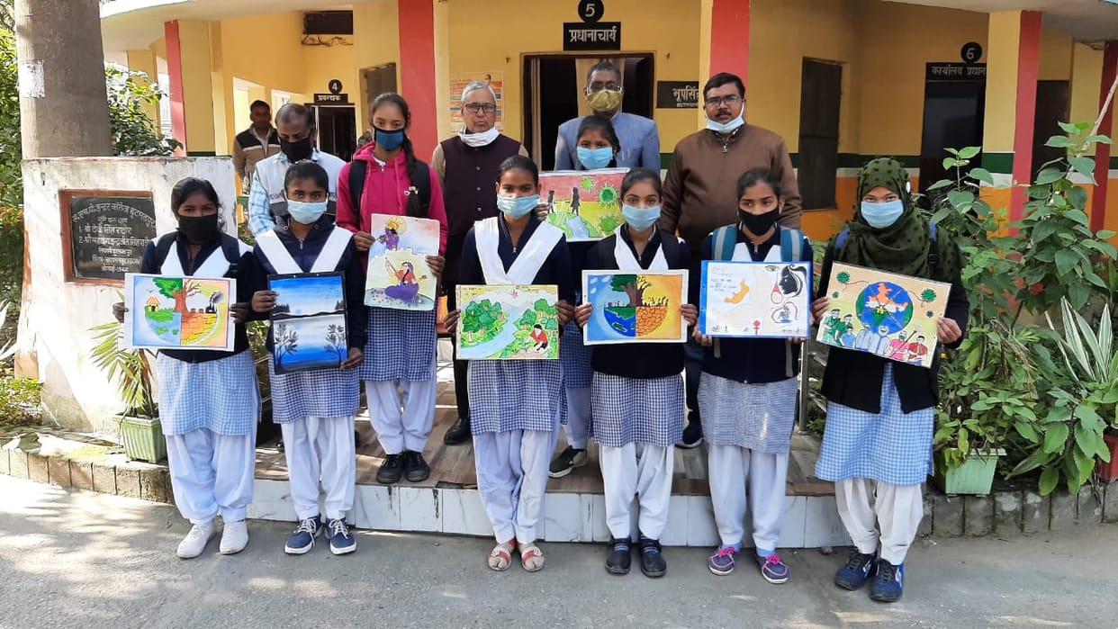 Students from Kuchi carved a sea of ??fantasies on the canvas