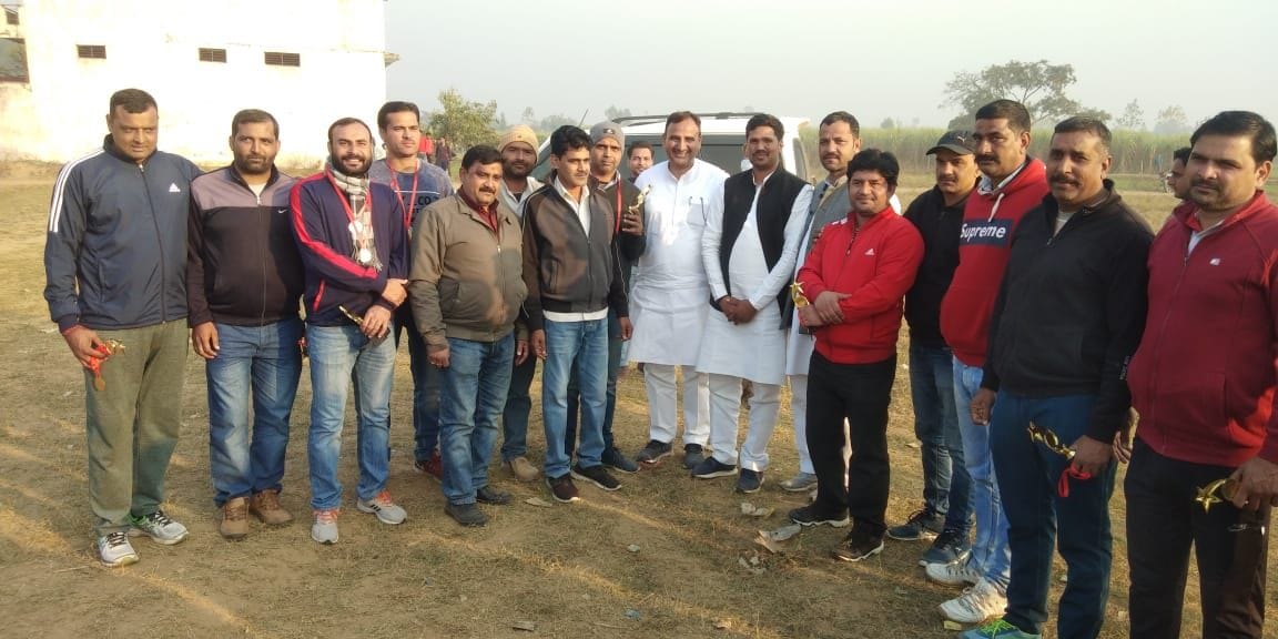 Honored senior cricket players