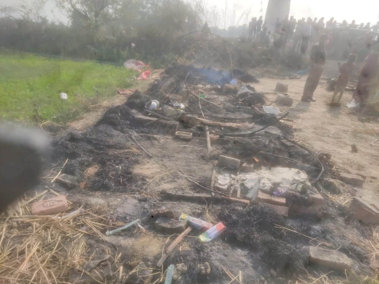Tragic accident in Ghazipur, UP: A hut transformed into a ash
