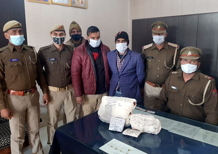 Two smugglers selling drug injections arrested