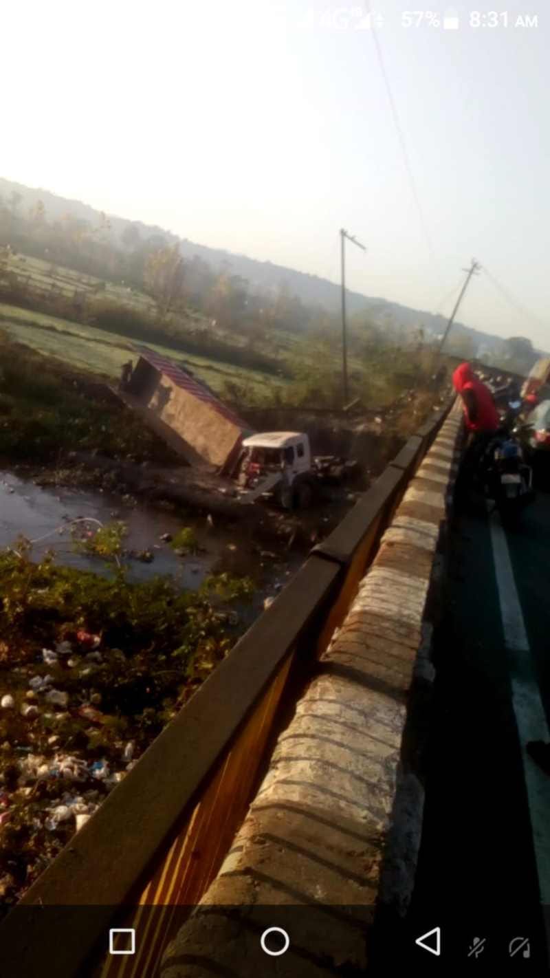 dehradun news : bridge collapse in shimla bypass, truck damaged