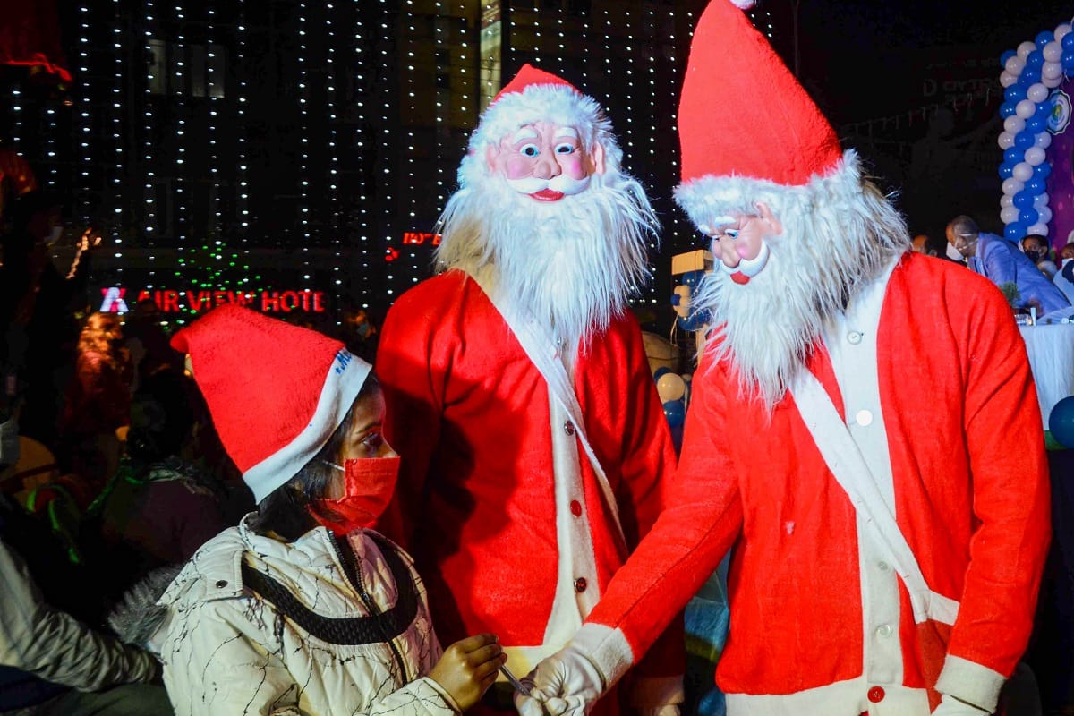 Christmas Eve celebration in India, see pictures