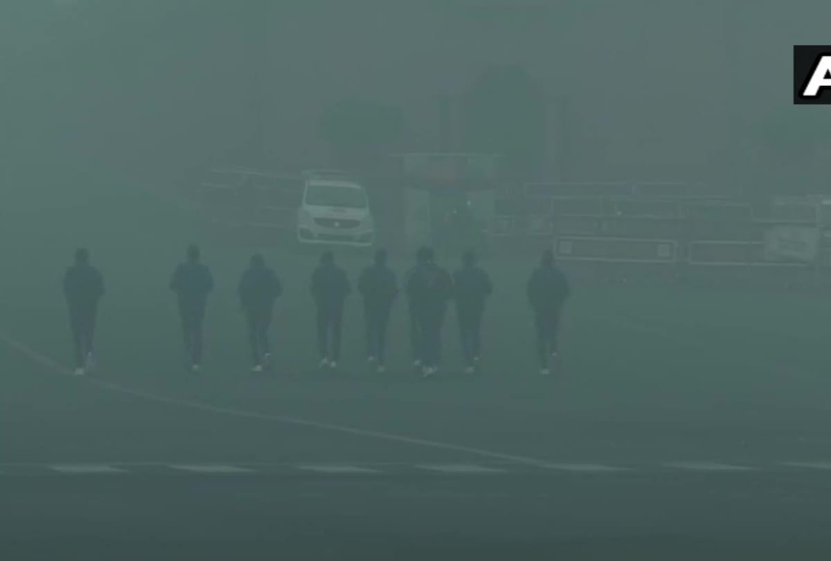 Weather Forecast Update Today in Delhi India News:weather update india delhi ncr mountains receives heavy snow fall results in dense fog and cold waves in plains of north india air quality update delhi ncr