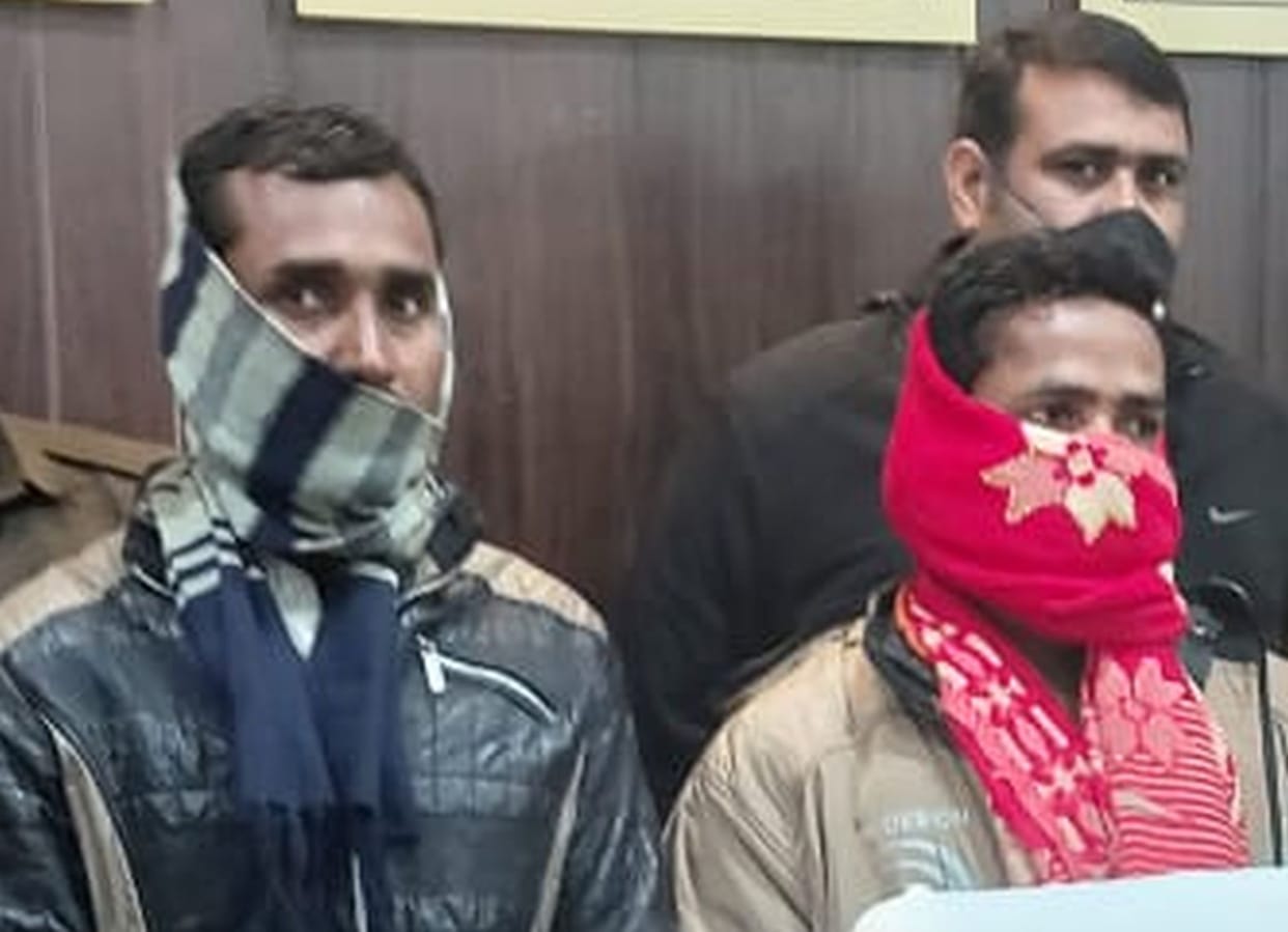 Two miscreants caught in Kasganj including Tamancha factory
