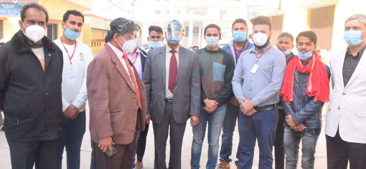 Mahadani became 12 youngsters of Savers Life