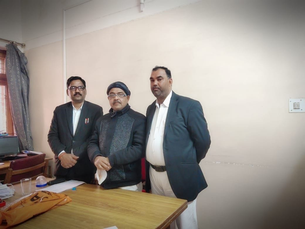 seene mein chharre rakhakar bana dee pharjee medikal riport
