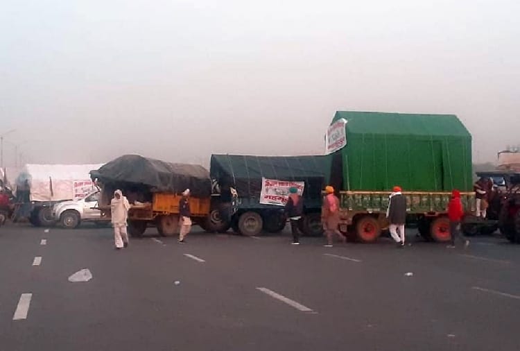 Kisan Andolan: Farmers jammed the KMP-KGP expressway
