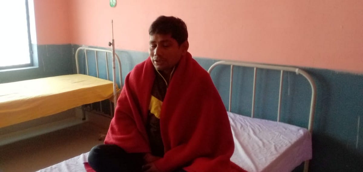 JE attempted suicide in mirzapur suicide note viral Troubled by not getting leavs police rescued