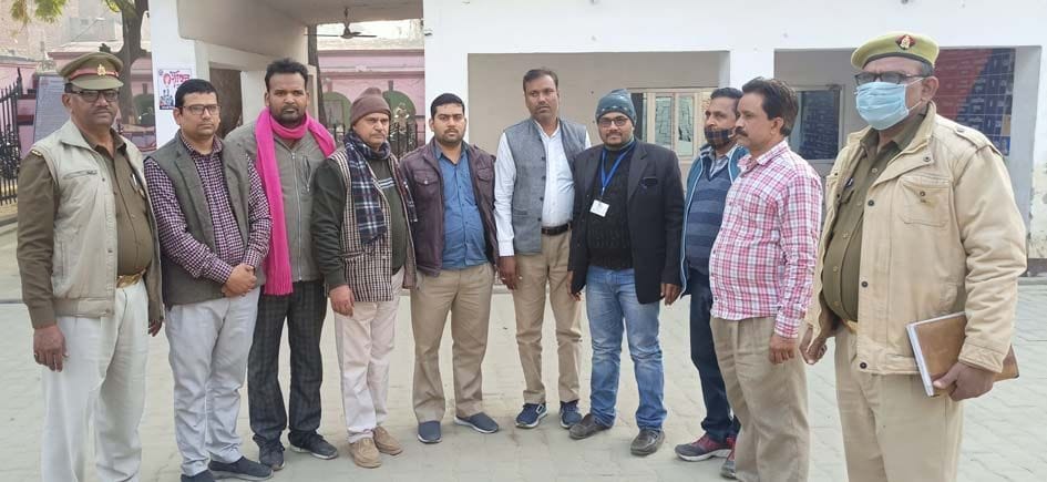 pradarshan se pahale hee pulis ne kaangres jilaadhyaksh ko kiya giraphtaar
