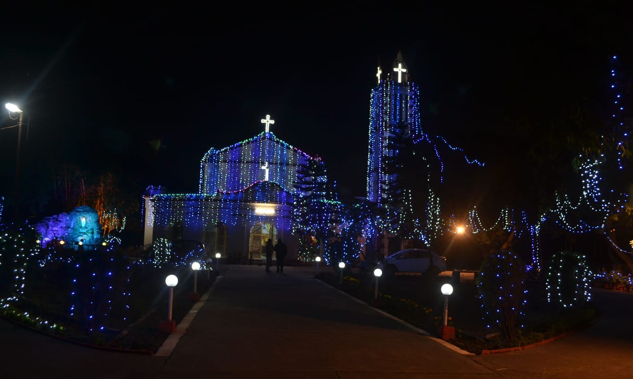 Church decorated on Christmas, ban on congregational prayer