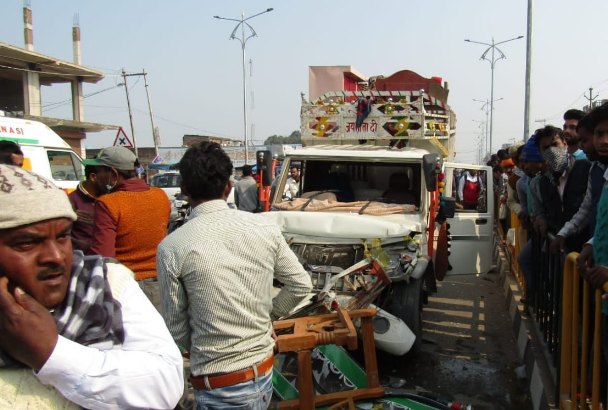 nine people injured after truck hit in Maharajganj
