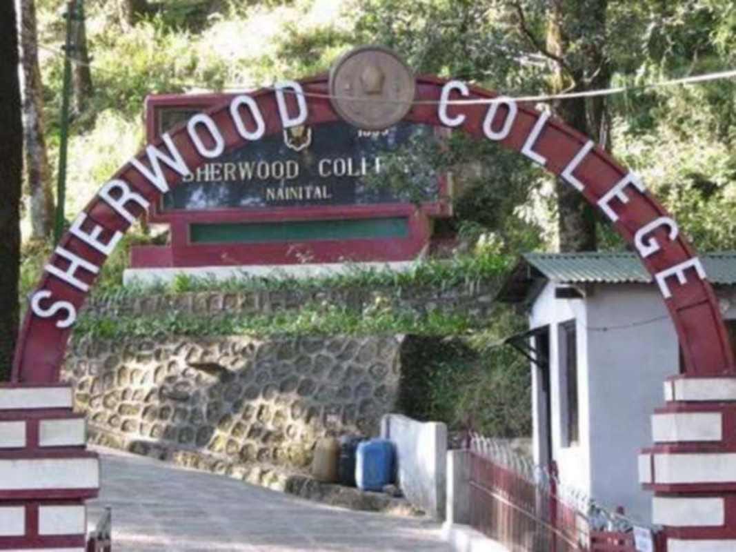 kbc 12 amitabh bachchan shares this school memories watch photos