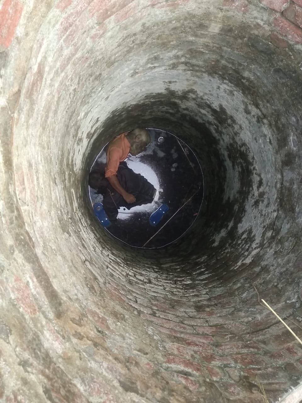 The bodies of Baba and Zamindar found in the well of village Sanghi, the dead bodies are three days old