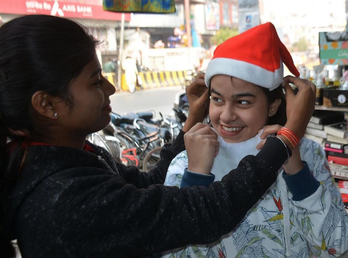 Christmas 2020: tonight will be the birth of Lord Jesus in church adorns banaras church special prayer will be done to end Corona