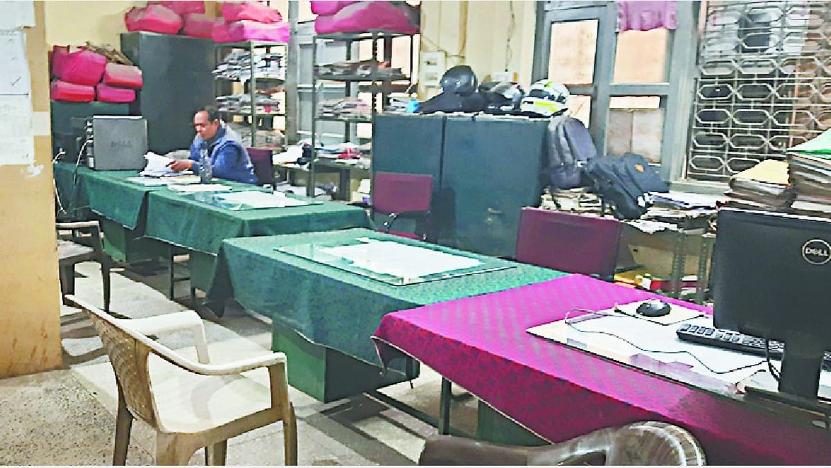 electricity department officers and personnel absend from office in varanasi