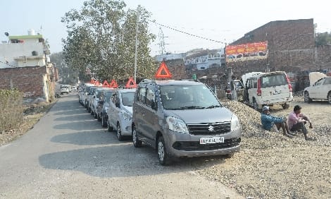 The captured police ran away from the team who had come to remove the encroachment