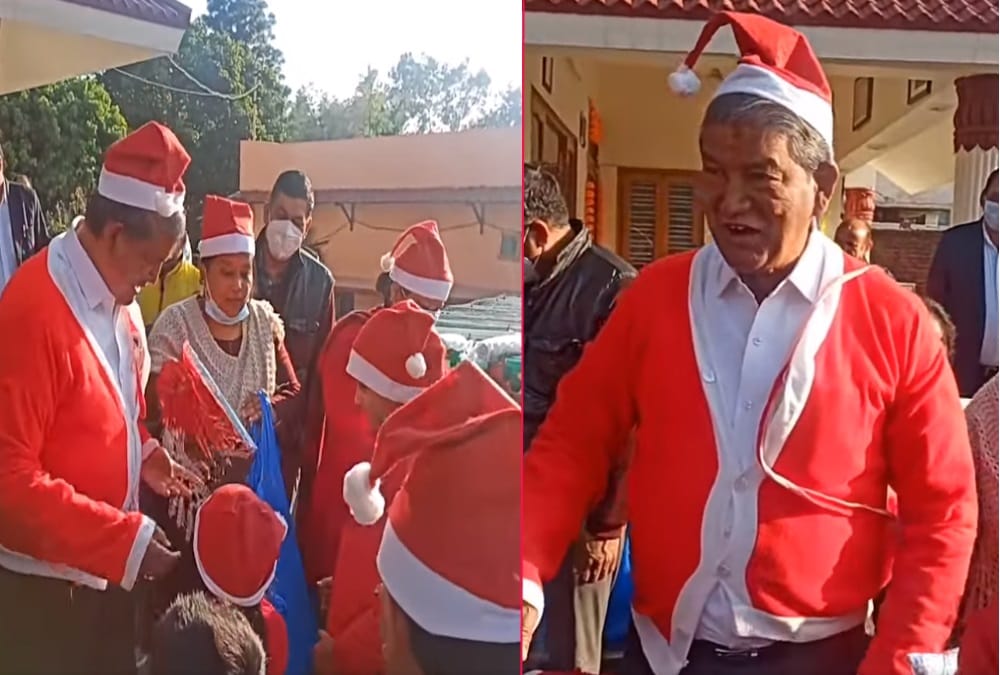 Merry Christmas 2020: Uttarakhand Former CM Harish Rawat Poses Santa Claus and Gives Gifts To children