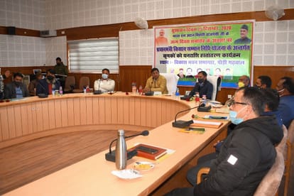 पौड़ी में आयोजित सदभावना दिवस कार्यक्रम में बोलते विधायक पौड़ी मुकेश कोली।