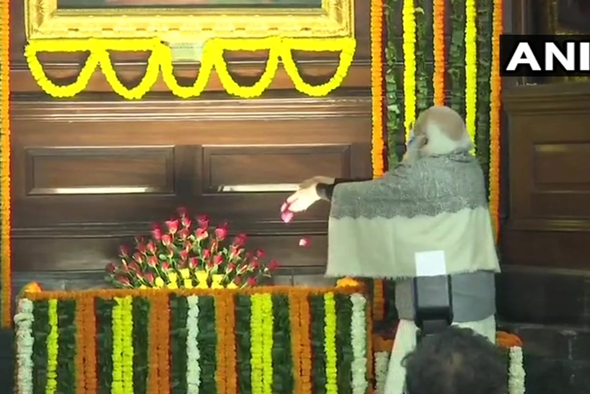 pm modi pay floral tribute to pandit malaviya atal bihari on their birth anniversary in parliament aap farm laws