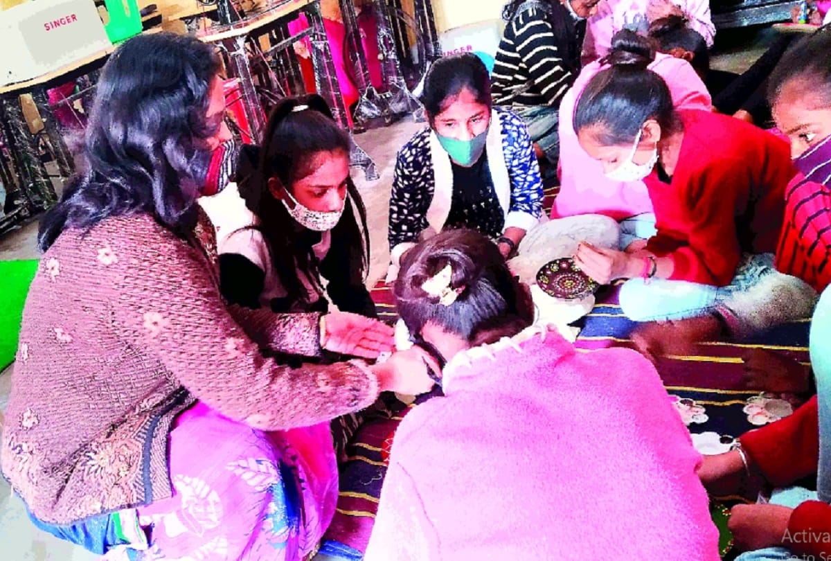 Mission Jagriti Sanstha taught women skills in the Corona era