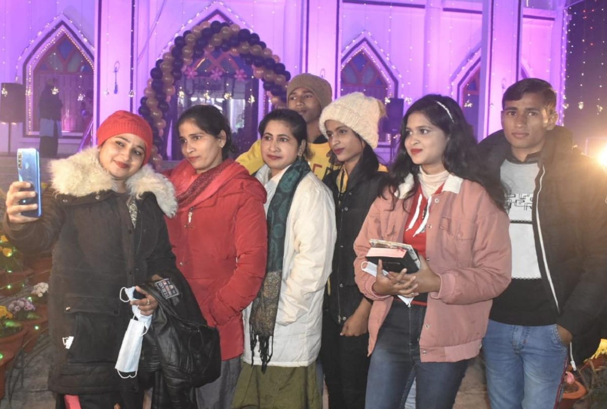 Christmas Day 2020 Birthday of Lord Jesus Christ celebrated in gorakhpur latest photos