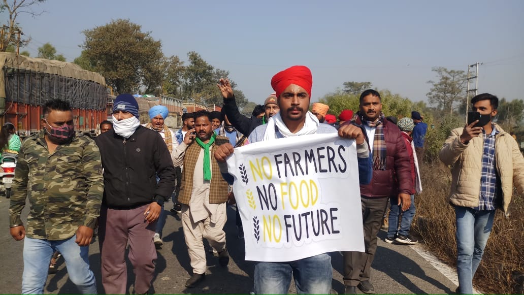 kisan andolan in uttarakhand news: farmer andolan going vehicle owner forcibly hit SSI from tractor trolley