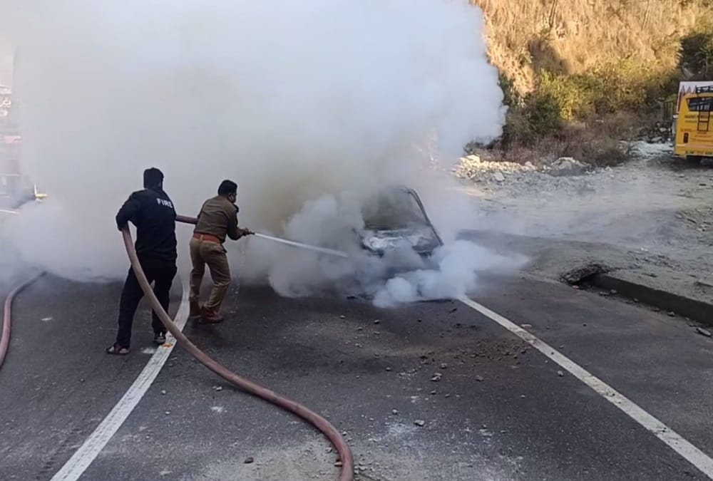 Chardham Yatra: Fire broke out in vehicle of Pilgrims of Goa who returned after visiting Kedarnath