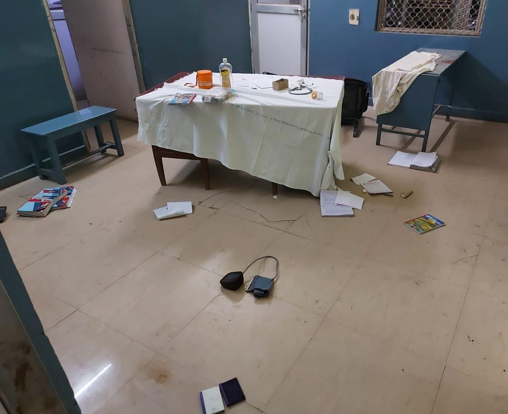 Ruckus in the district hospital for the treatment of the patient