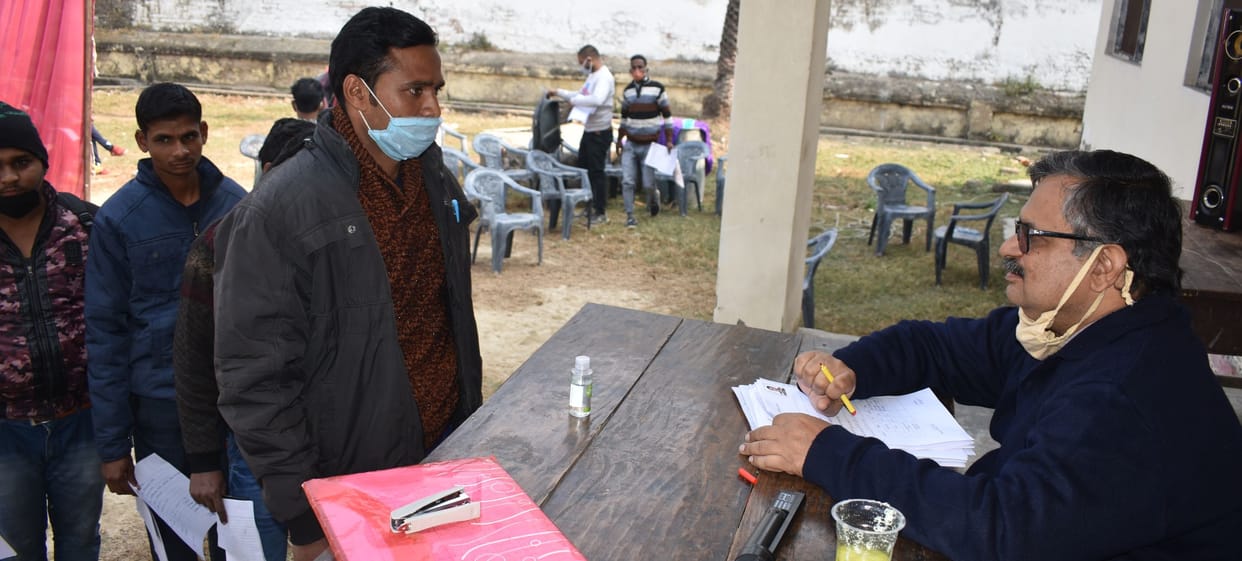 rojagaar mele mein 41 yuvaon ko milee naukaree