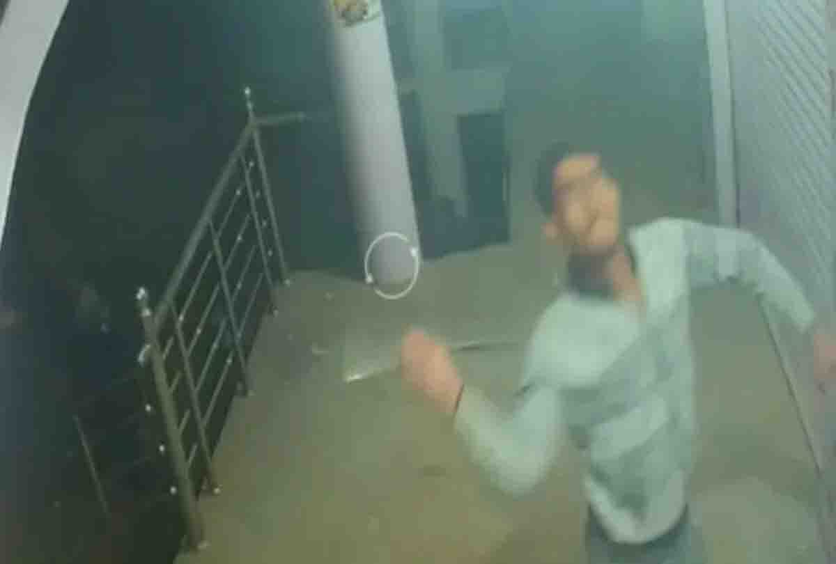 UP: Medical students angry at beating partner in Kannauj