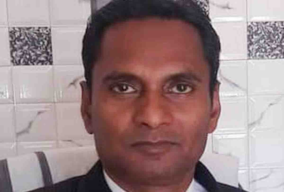 Dr. Rakesh Chandra, who created a world record in Sirsasana died, was injured in an accident