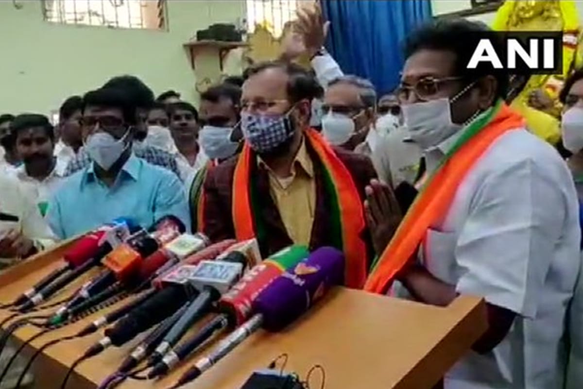 tamilnadu kamal hassan makkal needhi maiam leader aunachalam joins bjp in presence of prakash javadekar