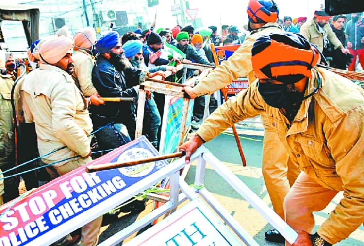 Ruckus By Farmers During Atal Bihari Vajpayee Jayanti Program In Punjab