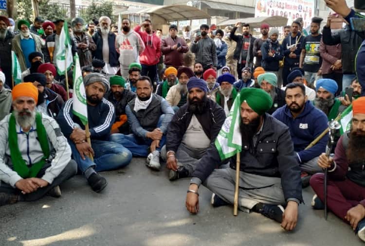 Kisan Andolan: Ruckus During Atal Bihari Vajpayee Jayanti Program In Punjab, Farmers Protests at Many Places