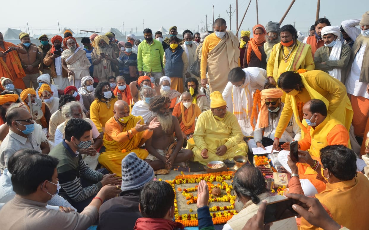 Saints of Khak Chowk, who took land on Mahavir Marg