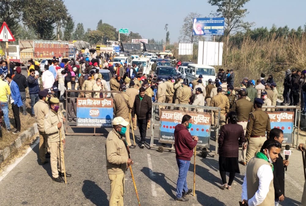 kisan andolan in uttarakhand: Angry Farmers Fight With Police in Udham singh nagar see Photos