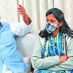अटेली के पूर्व विधायक नरेश यादव पत्रकारों से वार्ता करते हुए।