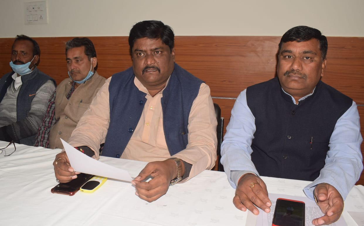 pention ko leker sangarsh jari rahega