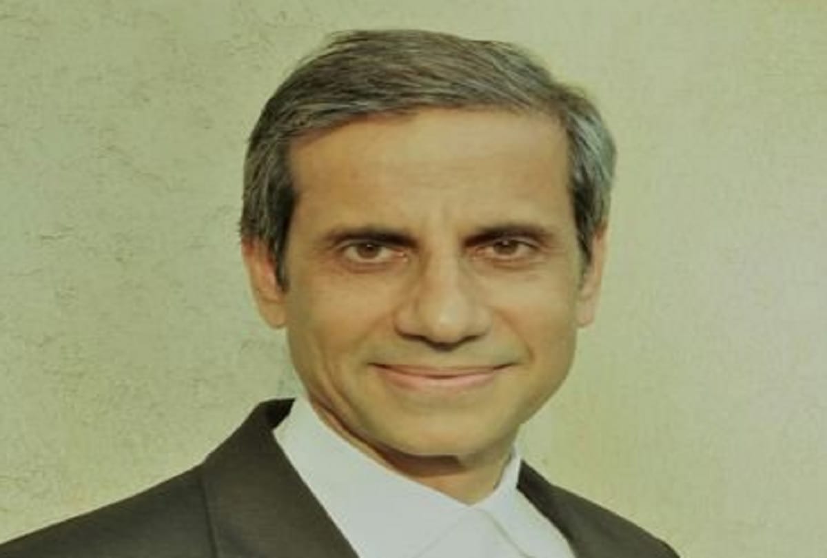 Delhi Police Special Cell has lodged an FIR against advocate Mahmood Pracha for allegedly obstructing a public servant from discharging public duty