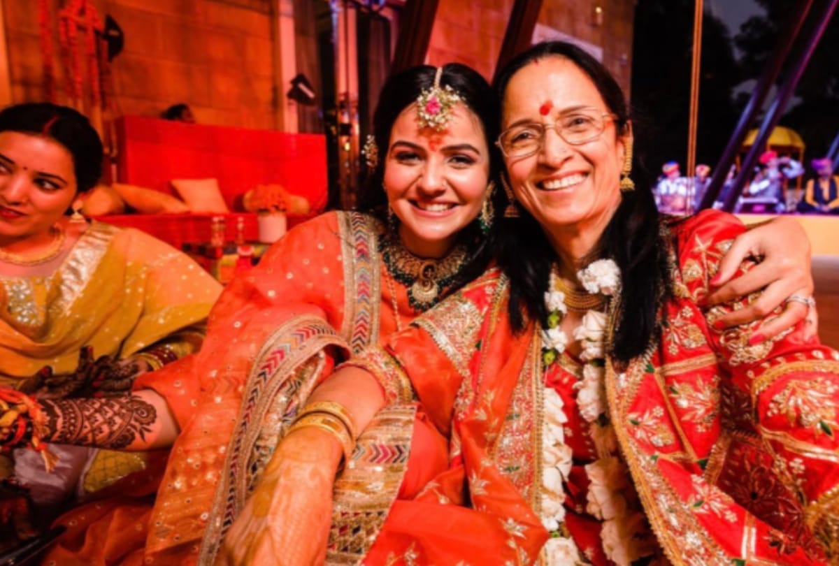 Kangana Ranaut birthday wish for her mother shares photos of her brother Aksht wedding