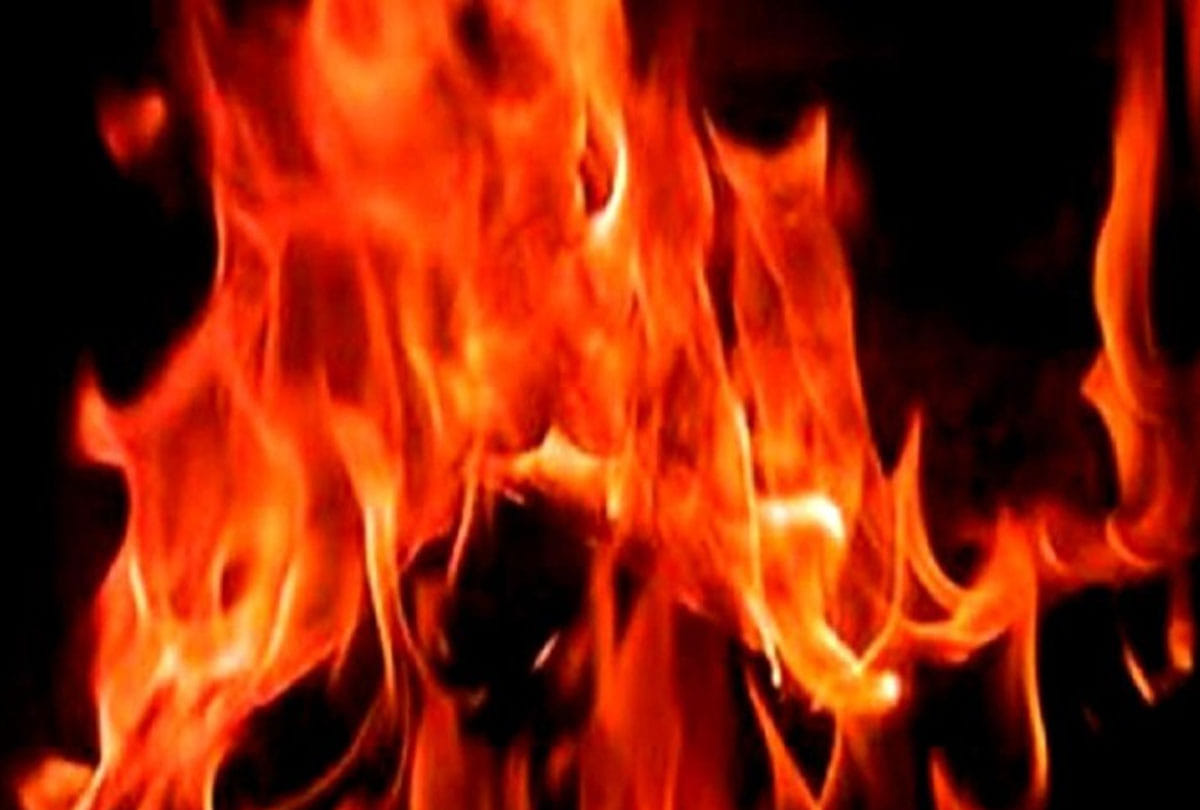 Seven houses burnt due to fire in chitrakoot