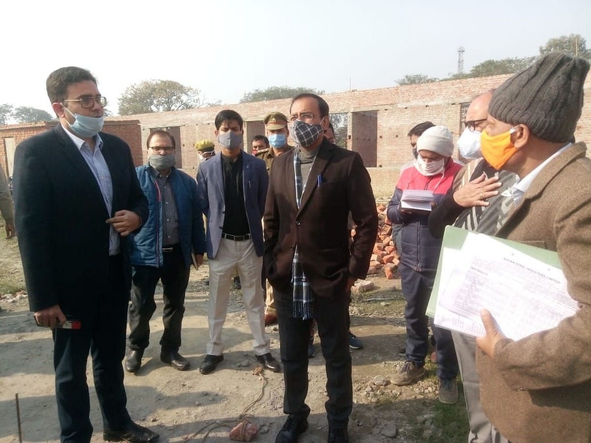 commissioner was angry after seeing flaws in under construction inter college in Chandauli