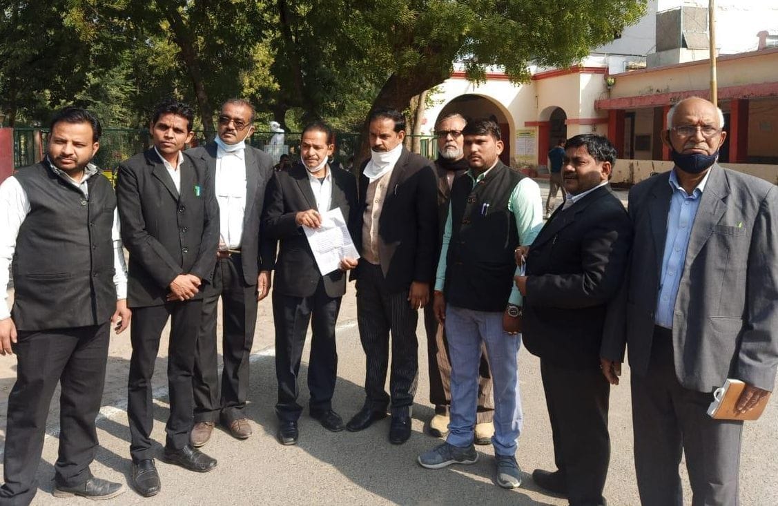 Advocates, who are avoiding judicial work, submitted memorandum