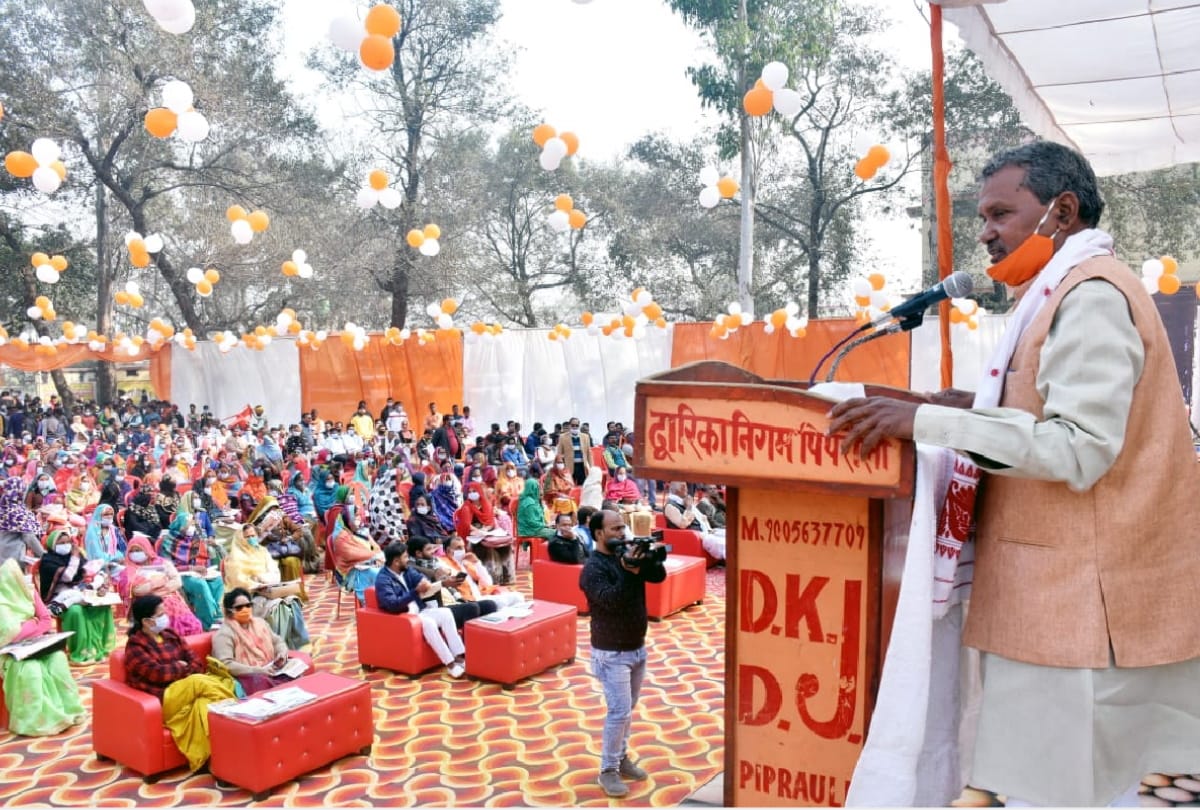 Social welfare minister says for specialty of agricultural laws during farmers conference in gorakhpur