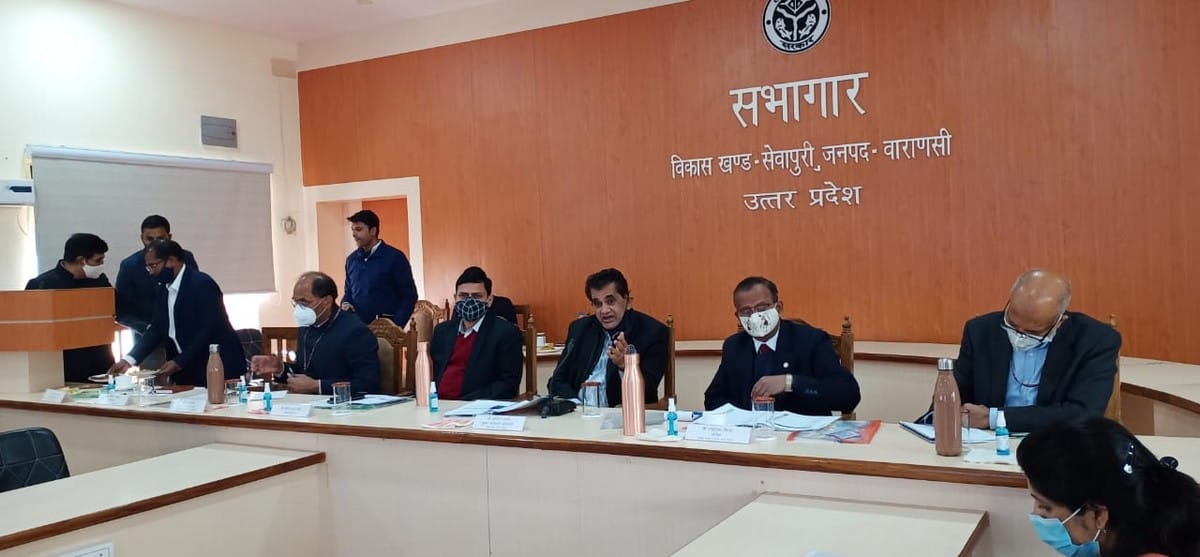 NITI Aayog CEO Meeting emphasizes on improving the quality of life of villagers and increasing income in Varanasi