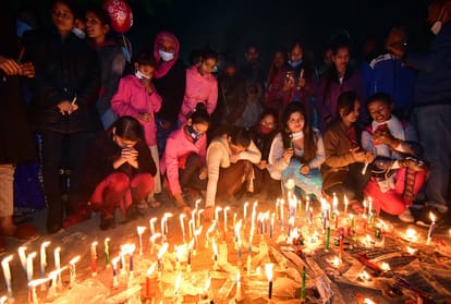 The fear of Corona left behind on Christmas, the flame of faith rose to light